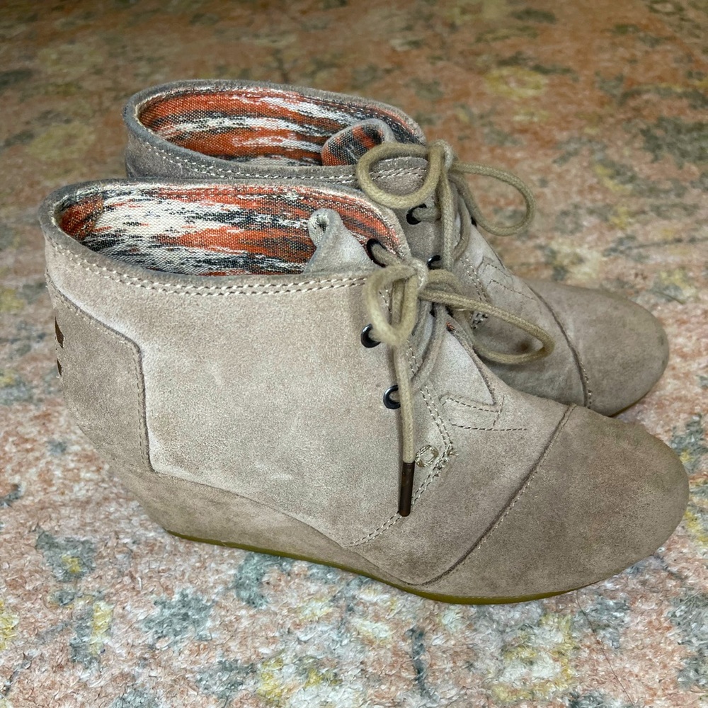 TOM Booties Size 5-1/2
